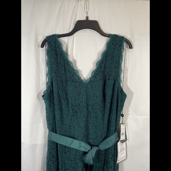 NWT Adrianna Papell [ Plus Size 20W ] Ribbon-Belt Lace Gown‎ in Forest Green - Picture 4 of 12